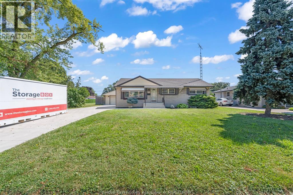 3302 Woodlawn Avenue, Windsor, Ontario  N8W 2J3 - Photo 1 - 26018447