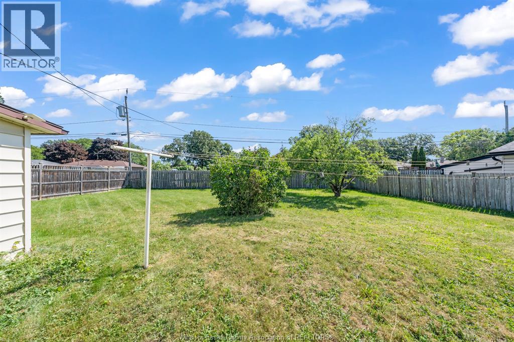 3302 Woodlawn Avenue, Windsor, Ontario  N8W 2J3 - Photo 41 - 26018447