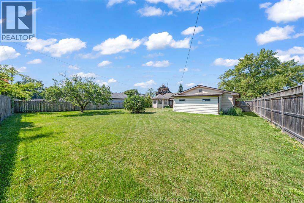 3302 Woodlawn Avenue, Windsor, Ontario  N8W 2J3 - Photo 44 - 26018447