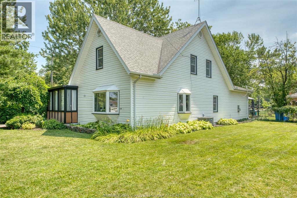 12437 St Thomas, Tecumseh, Ontario  N8N 1H7 - Photo 3 - 26018422
