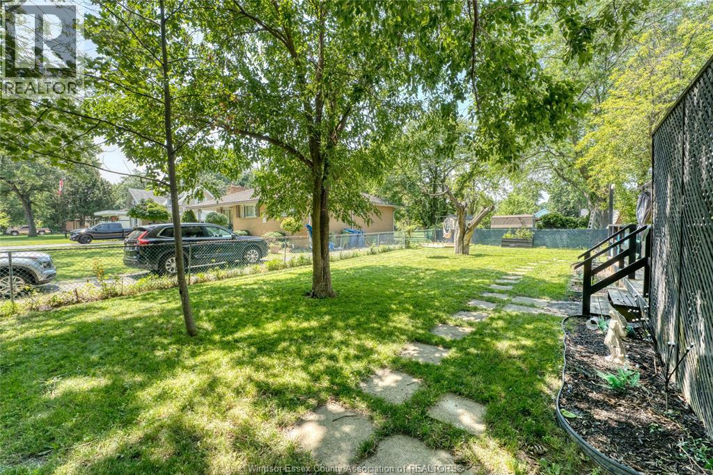 12437 St Thomas, Tecumseh, Ontario  N8N 1H7 - Photo 32 - 26018422