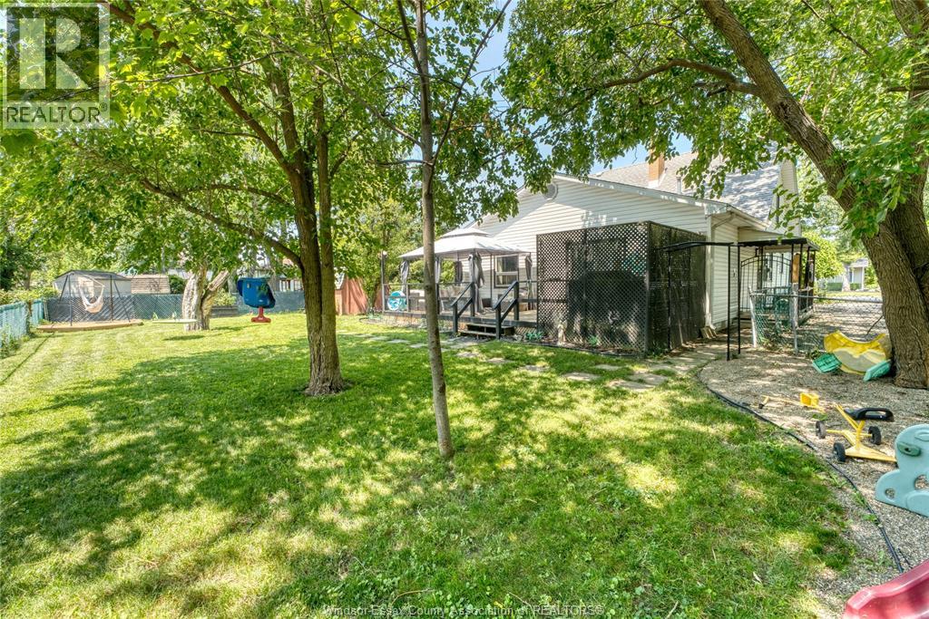 12437 St Thomas, Tecumseh, Ontario  N8N 1H7 - Photo 33 - 26018422