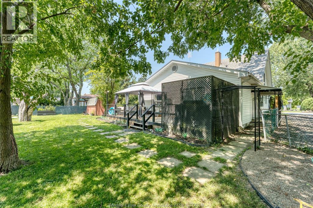 12437 St Thomas, Tecumseh, Ontario  N8N 1H7 - Photo 34 - 26018422