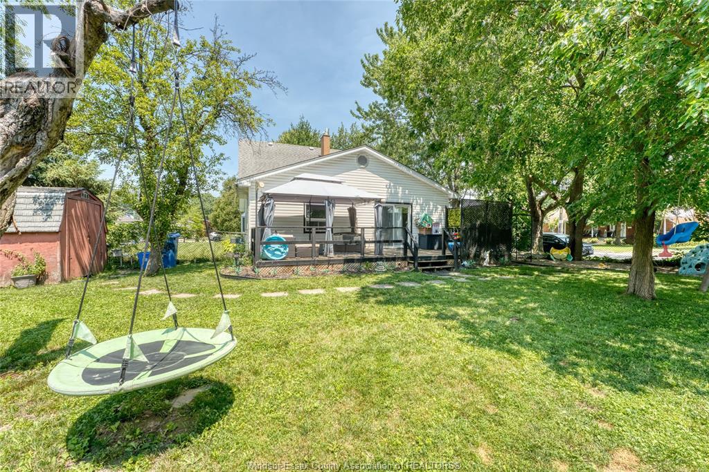 12437 St Thomas, Tecumseh, Ontario  N8N 1H7 - Photo 36 - 26018422