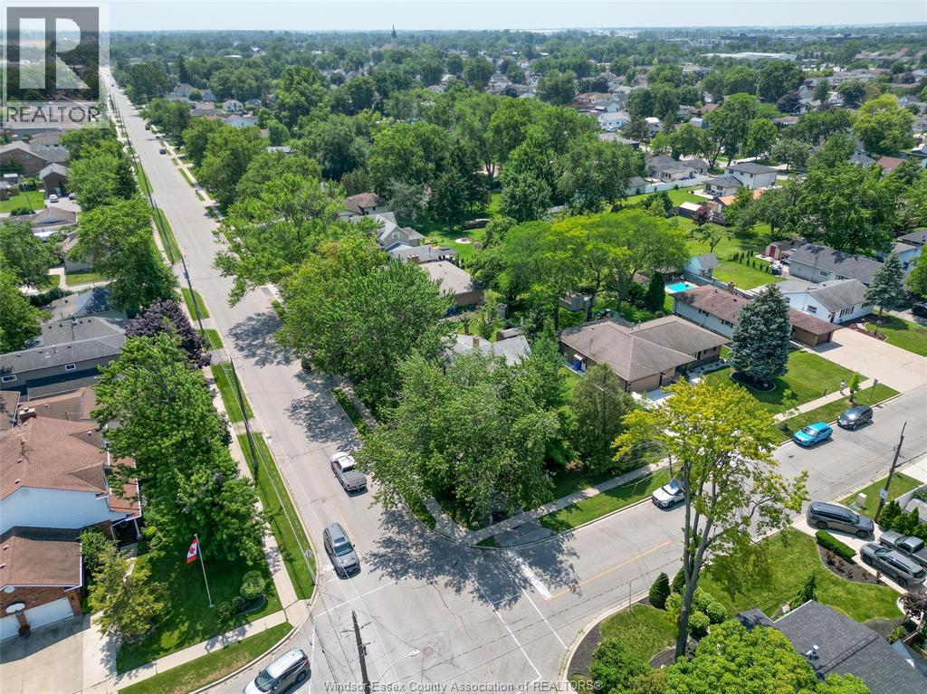 12437 St Thomas, Tecumseh, Ontario  N8N 1H7 - Photo 7 - 26018422