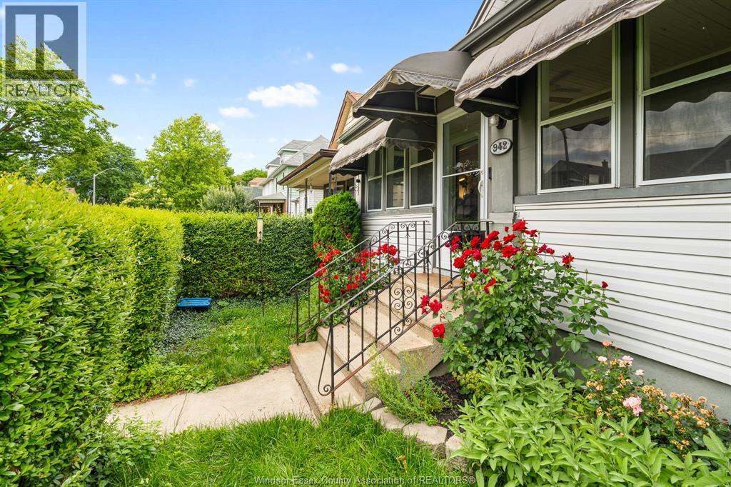 942 Lincoln Road, Windsor, Ontario  N8Y 2H2 - Photo 2 - 26018465