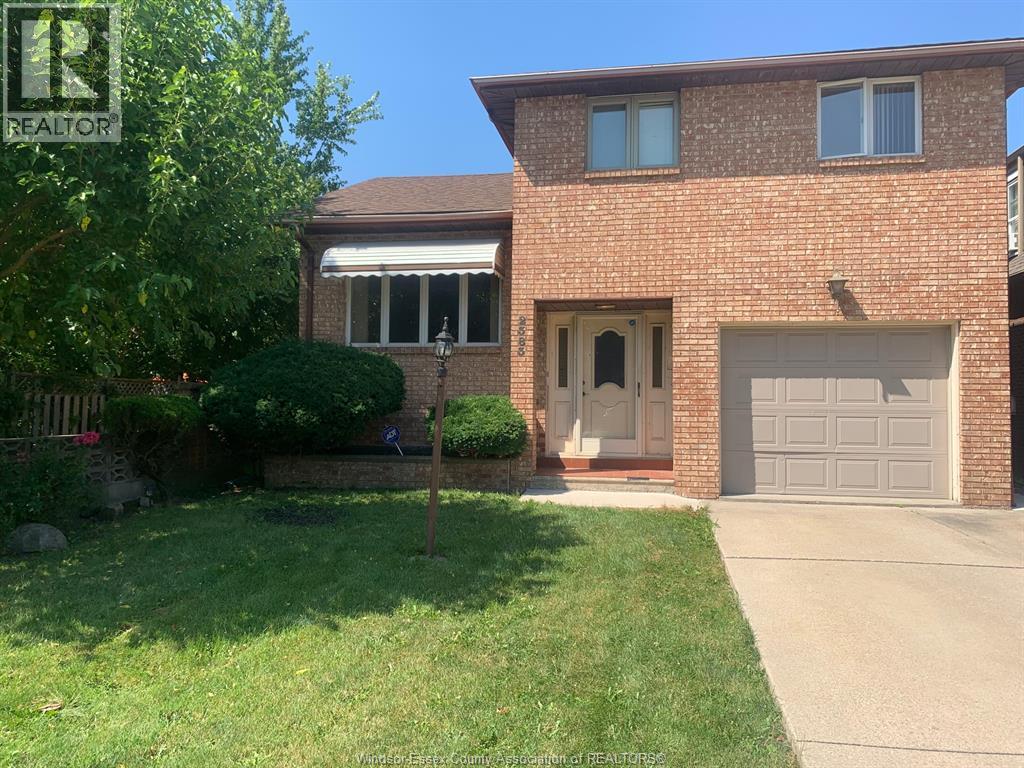 2383 Parkwood, Windsor, Ontario  N8W 2K3 - Photo 1 - 26018434