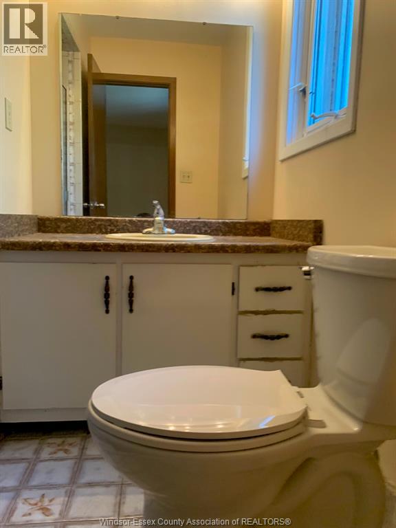 2383 Parkwood, Windsor, Ontario  N8W 2K3 - Photo 8 - 26018434