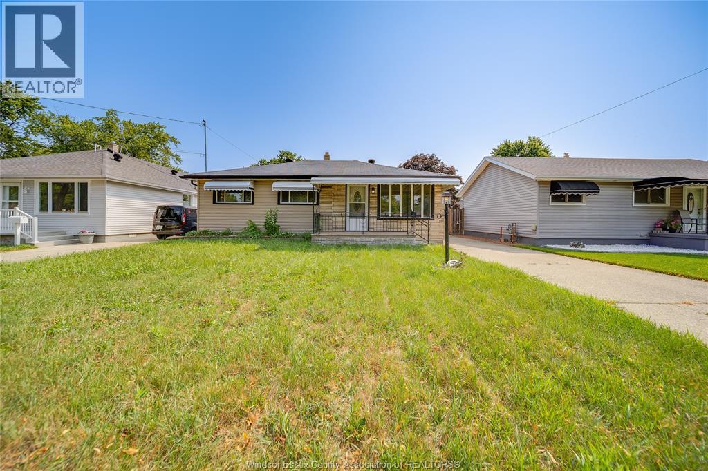 1650 Glendale, Windsor, Ontario  N8T 2N2 - Photo 1 - 26018369