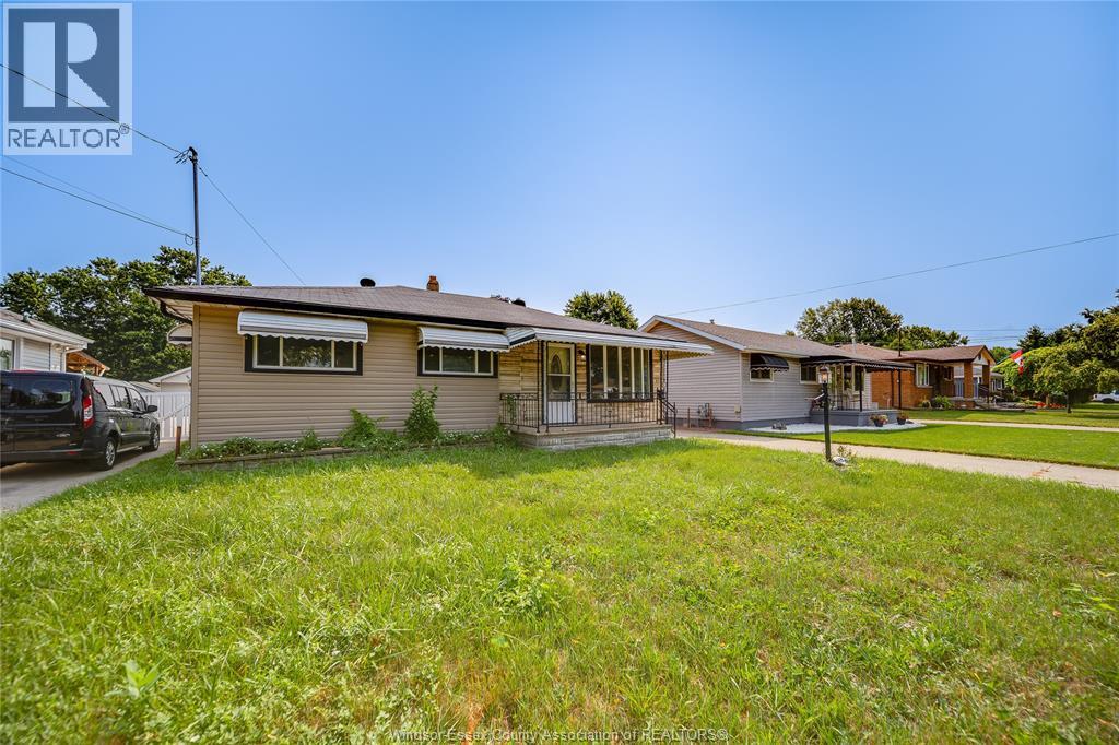 1650 Glendale, Windsor, Ontario  N8T 2N2 - Photo 2 - 26018369