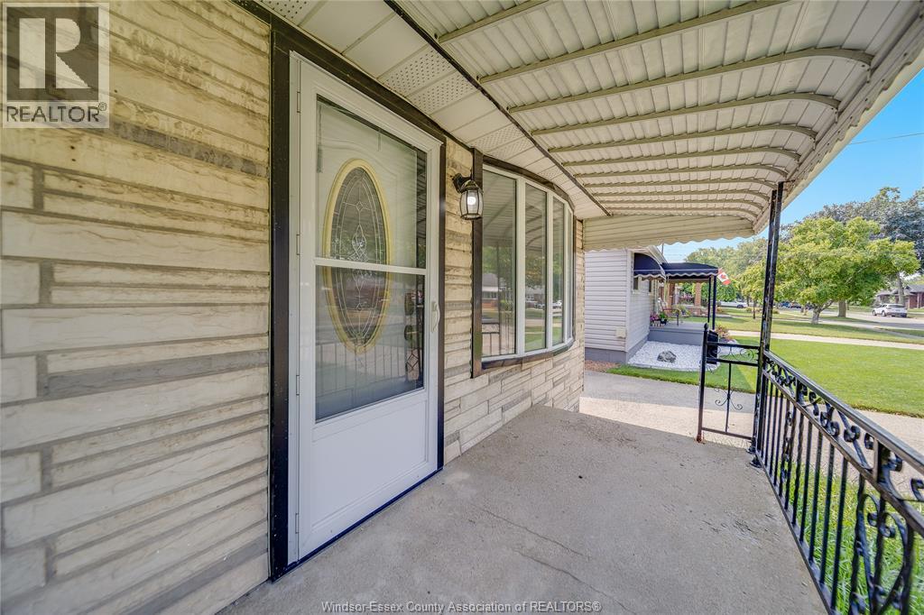 1650 Glendale, Windsor, Ontario  N8T 2N2 - Photo 3 - 26018369