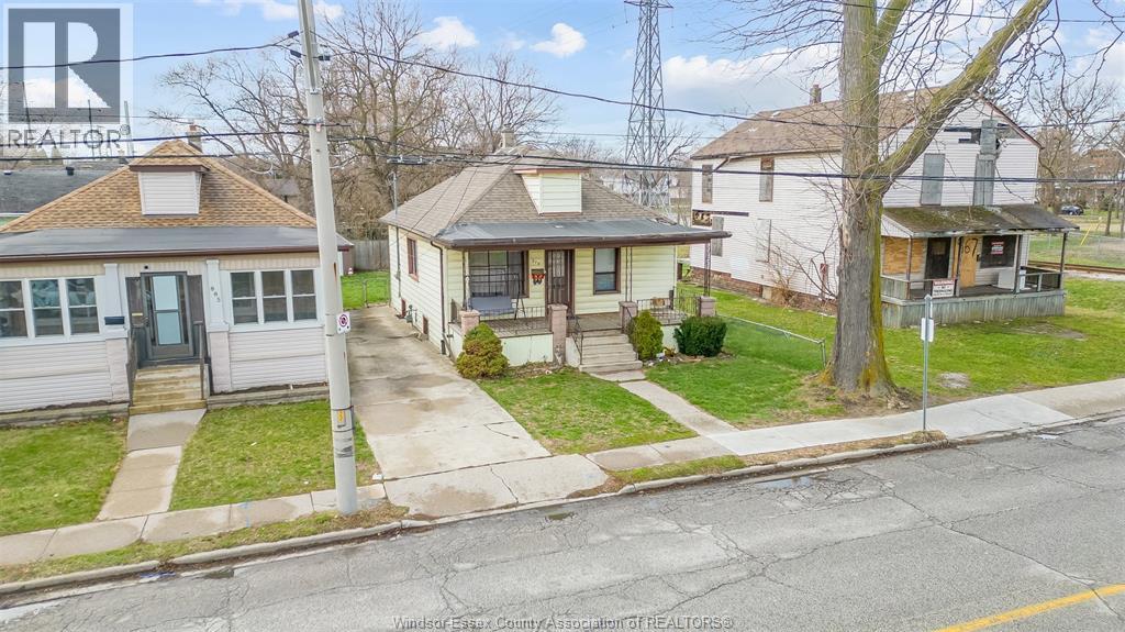 879 FELIX AVENUE, Windsor, Ontario