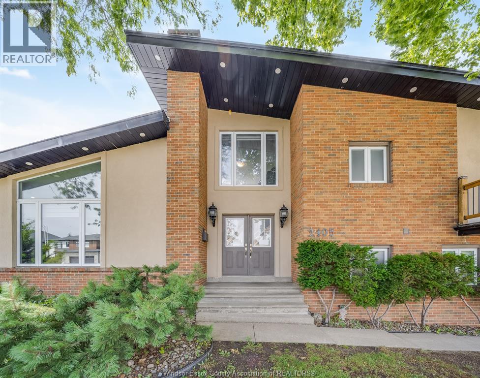 2405 Roxborough Boulevard, Windsor, Ontario  N9E 2Z7 - Photo 1 - 26018515