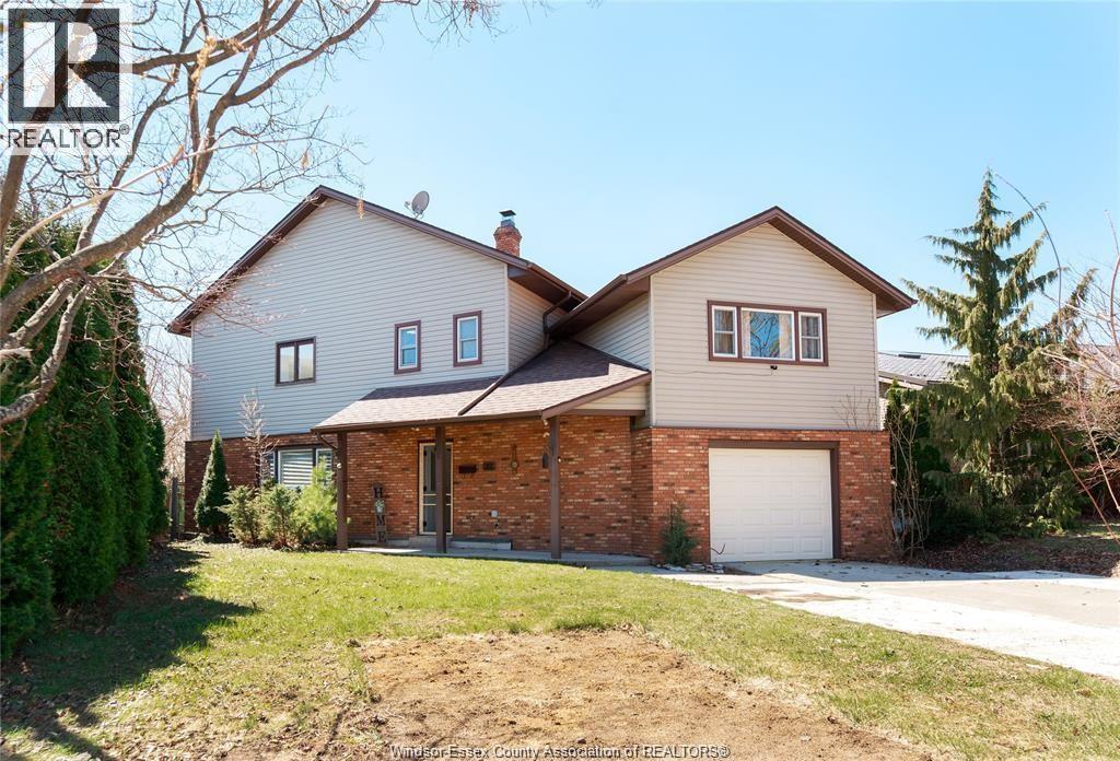 22 UNIVERSITY DRIVE, Chatham, Ontario