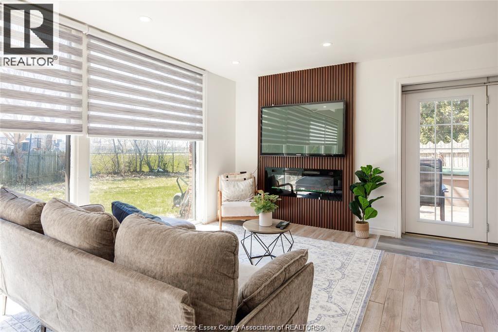 22 University Drive, Chatham, Ontario  N7E 4V5 - Photo 4 - 26018537
