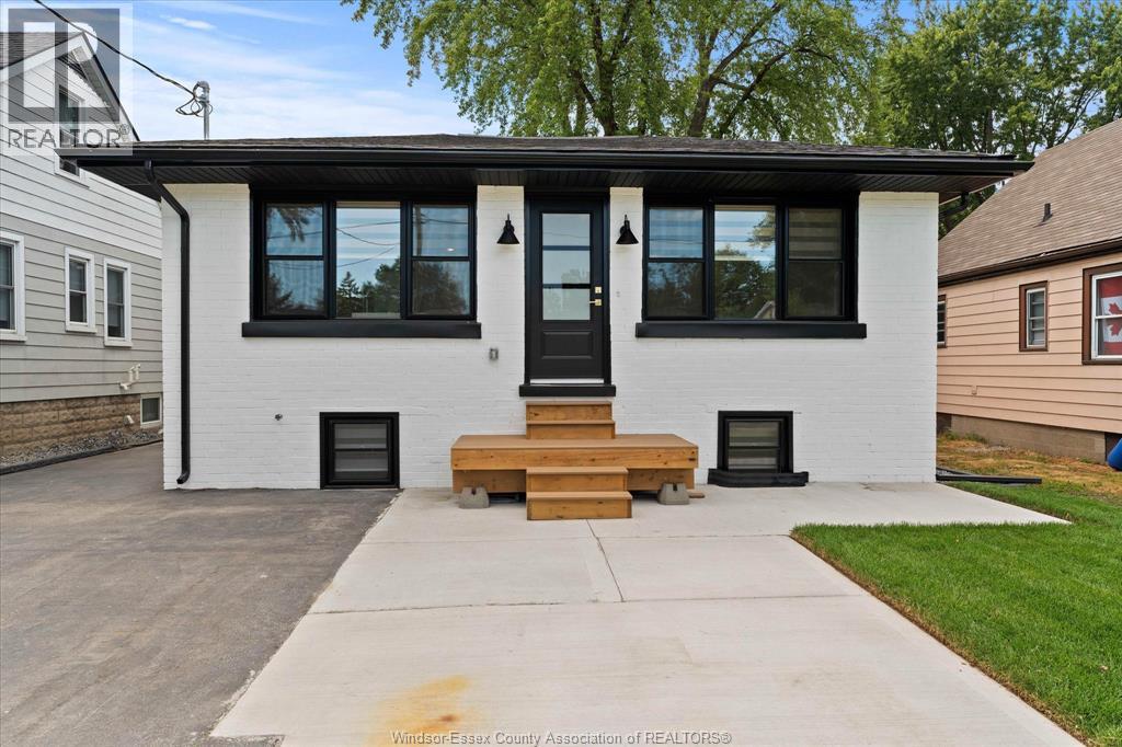 557 ELINOR STREET, Windsor, Ontario