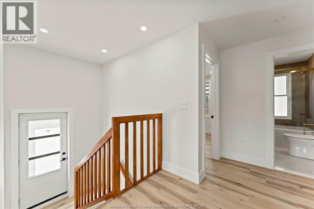 557 Elinor Street, Windsor, Ontario  N8P 1E3 - Photo 4 - 26018527