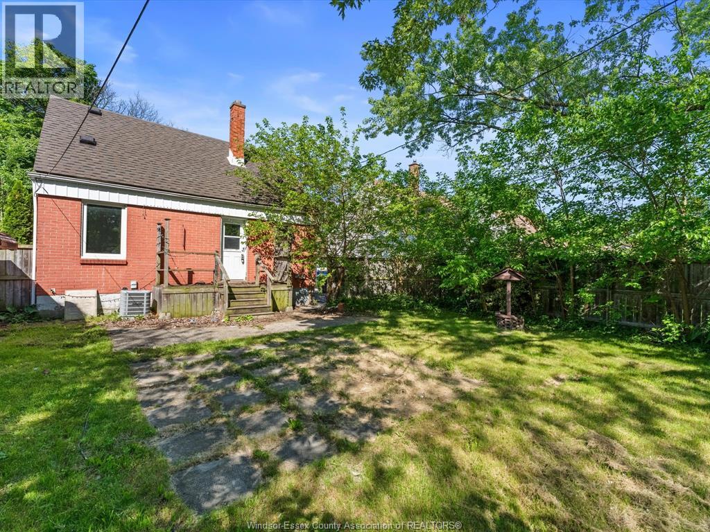962 Askin, Windsor, Ontario  N9B 2X7 - Photo 25 - 26018560