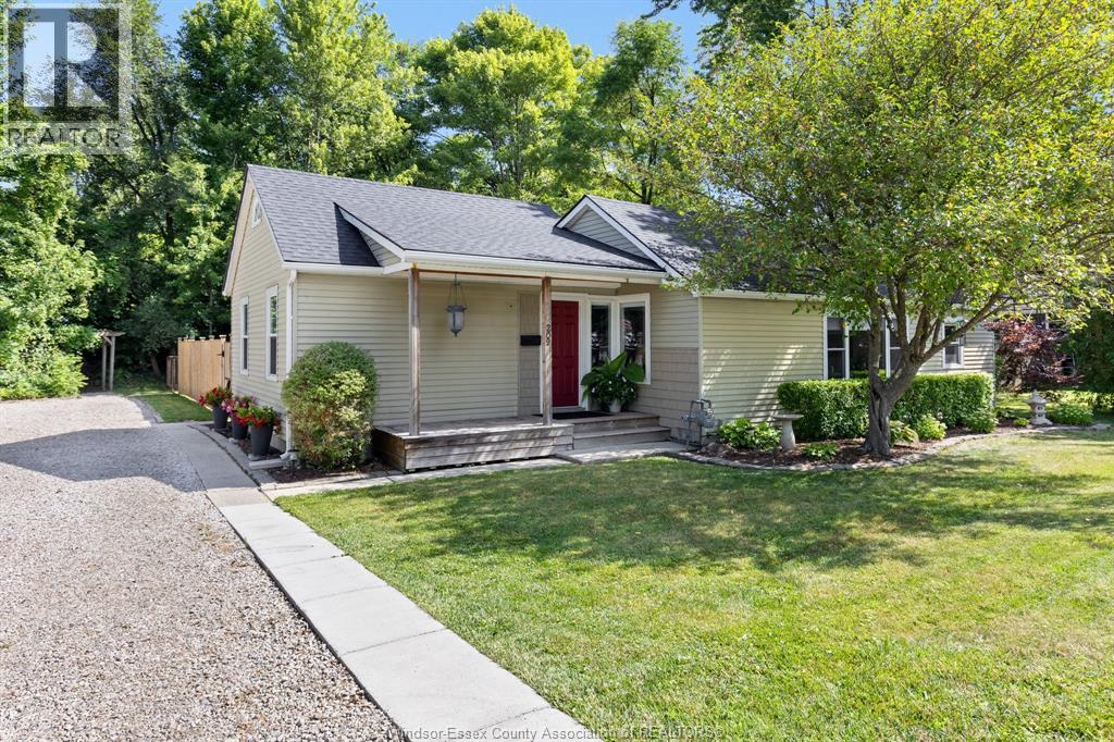 209 Maidstone Avenue East, Essex, Ontario  N8M 2J8 - Photo 1 - 26017983