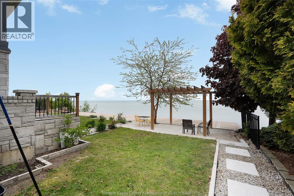 300 Shoreview Circle, Windsor, Ontario  N8P 1M7 - Photo 6 - 26018658