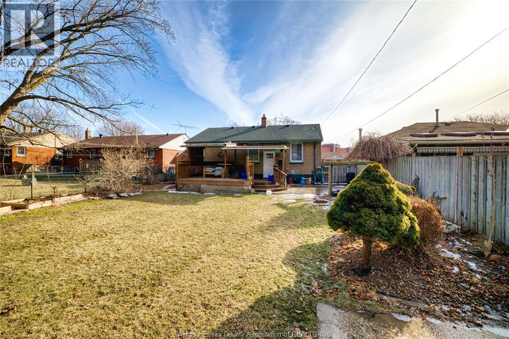 3858 Hillcrest Boulevard, Windsor, Ontario  N9C 2E3 - Photo 17 - 26018643
