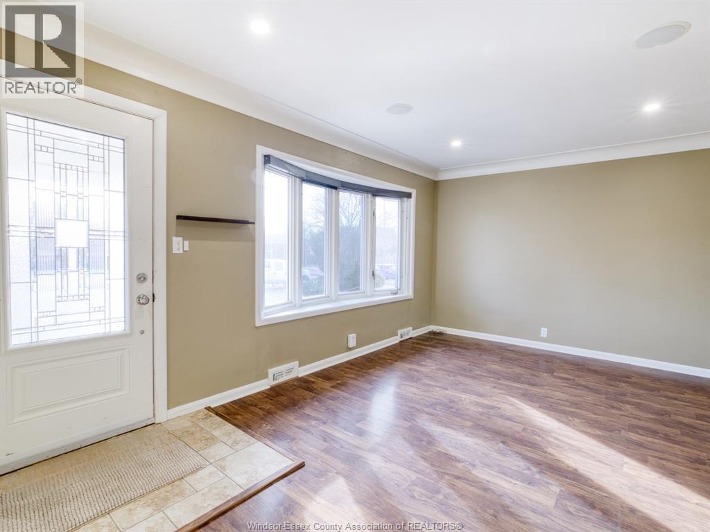 3858 Hillcrest Boulevard, Windsor, Ontario  N9C 2E3 - Photo 3 - 26018643