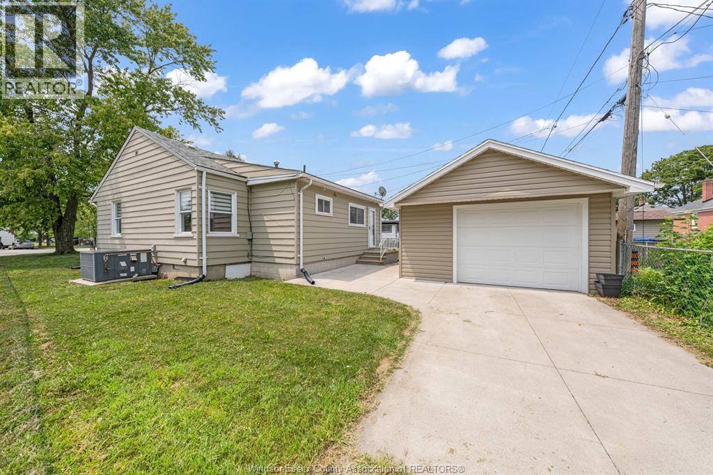 1592 Prince Road, Windsor, Ontario  N9C 3B3 - Photo 25 - 26018594