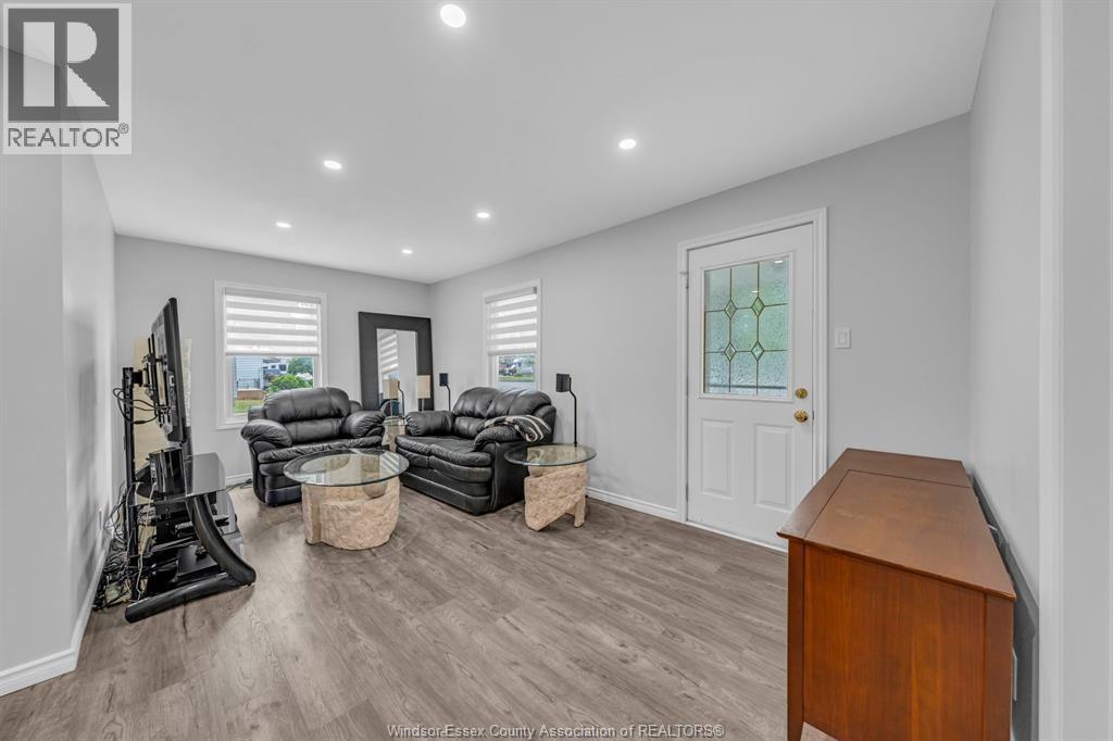 1592 Prince Road, Windsor, Ontario  N9C 3B3 - Photo 7 - 26018594