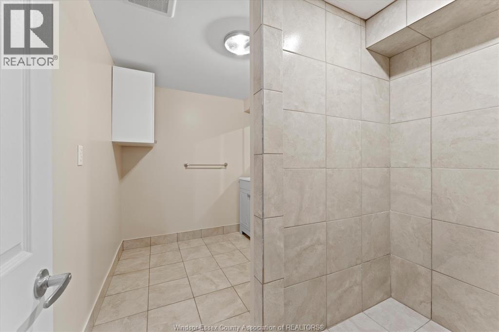 18 Elizabeth Crescent, Leamington, Ontario  N8H 4Y1 - Photo 25 - 26018717