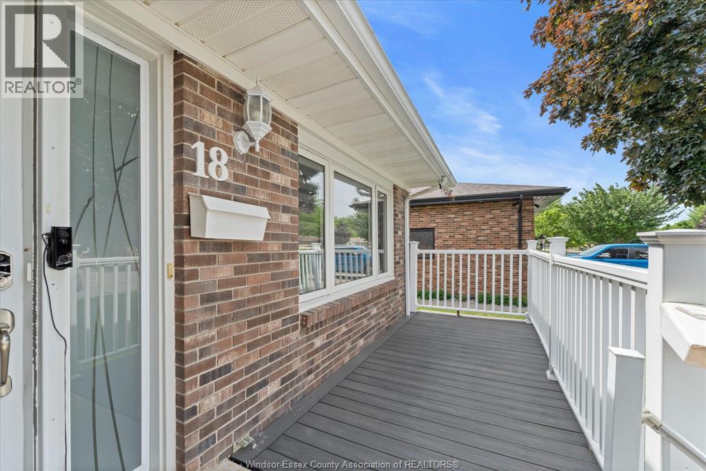 18 Elizabeth Crescent, Leamington, Ontario  N8H 4Y1 - Photo 5 - 26018717