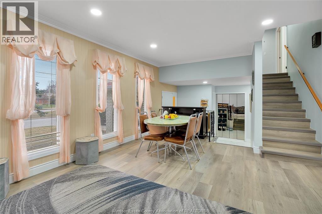 655 Roseland Drive South, Windsor, Ontario  N9G 1T7 - Photo 11 - 26018698