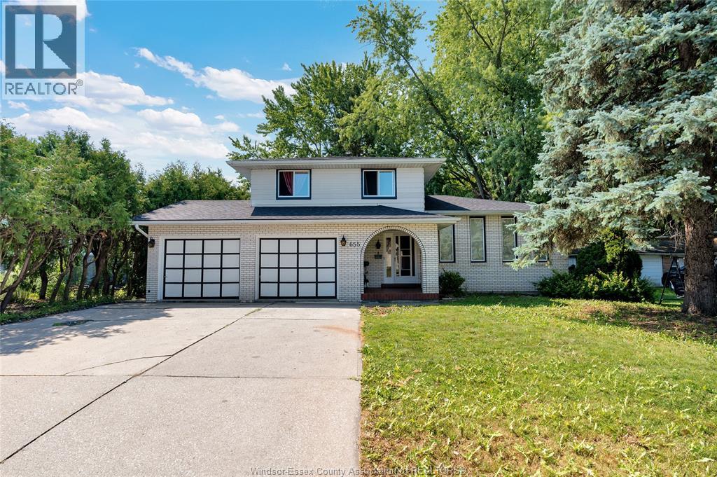 655 Roseland Drive South, Windsor, Ontario  N9G 1T7 - Photo 2 - 26018698