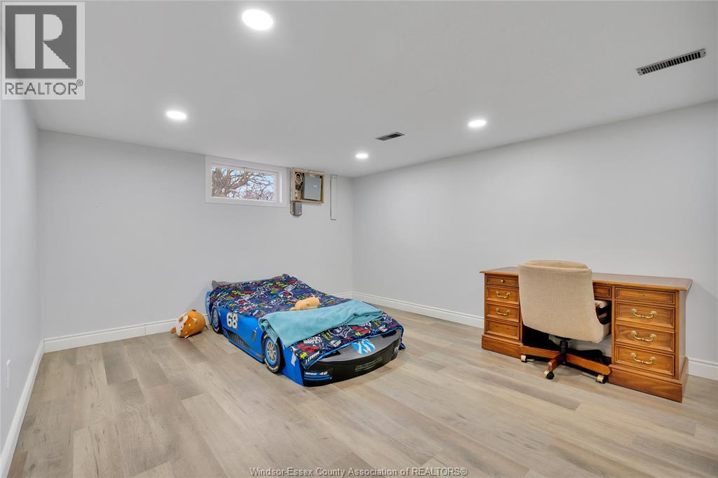 655 Roseland Drive South, Windsor, Ontario  N9G 1T7 - Photo 24 - 26018698