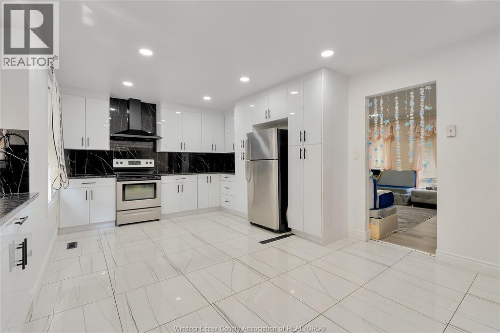 655 Roseland Drive South, Windsor, Ontario  N9G 1T7 - Photo 7 - 26018698