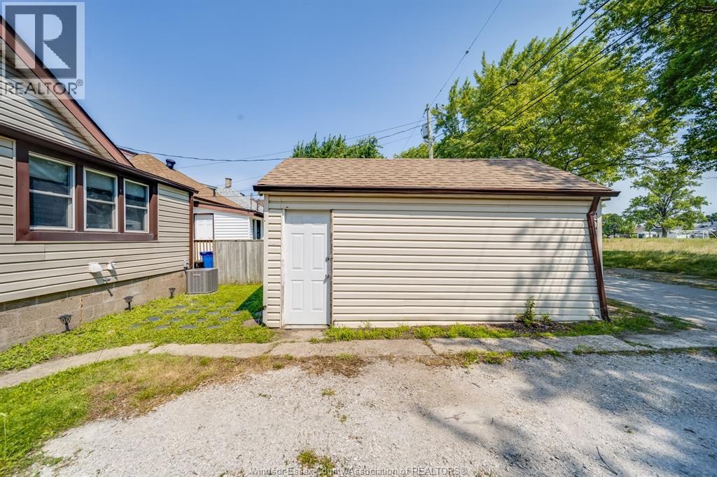 1560 Lillian Avenue, Windsor, Ontario  N8X 4A8 - Photo 28 - 26018724