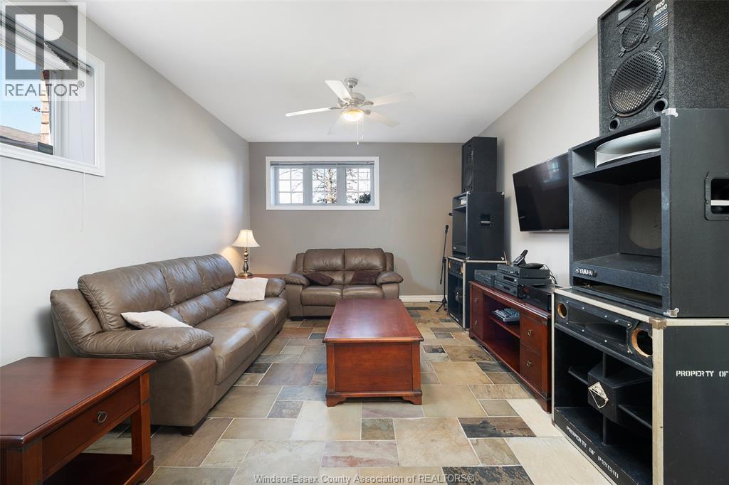 2071 Eugeni, Tecumseh, Ontario  N9K 1B3 - Photo 26 - 26018714