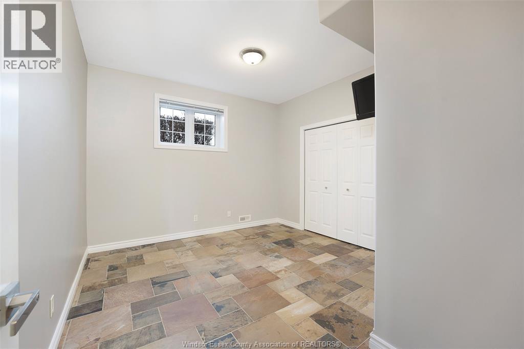 2071 Eugeni, Tecumseh, Ontario  N9K 1B3 - Photo 32 - 26018714