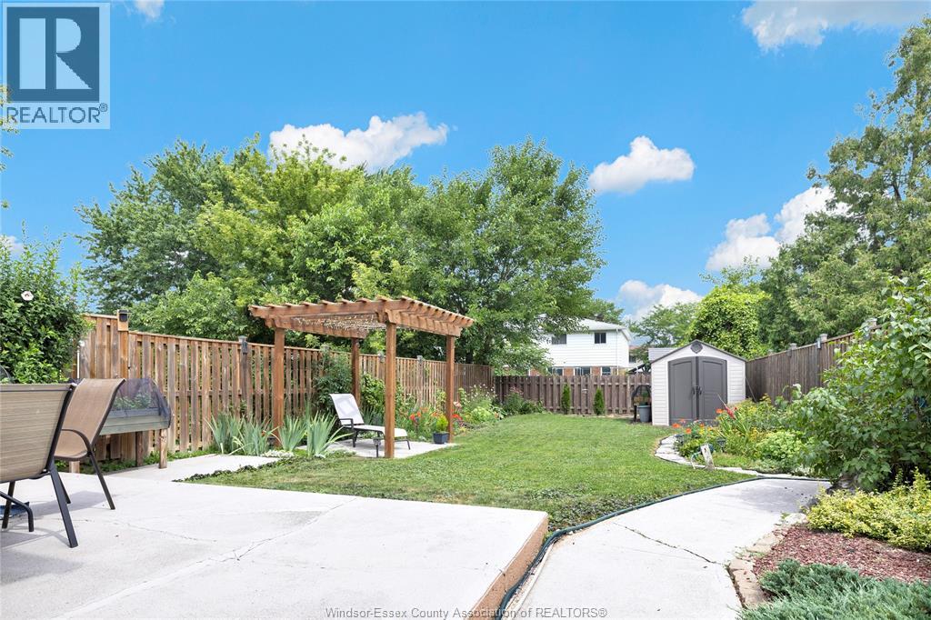 9682 Lynngrove Crescent, Windsor, Ontario  N8R 1B7 - Photo 4 - 26018713