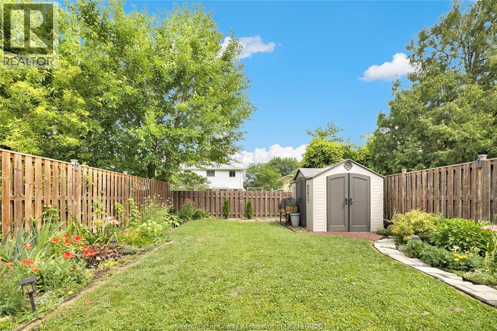 9682 Lynngrove Crescent, Windsor, Ontario  N8R 1B7 - Photo 6 - 26018713