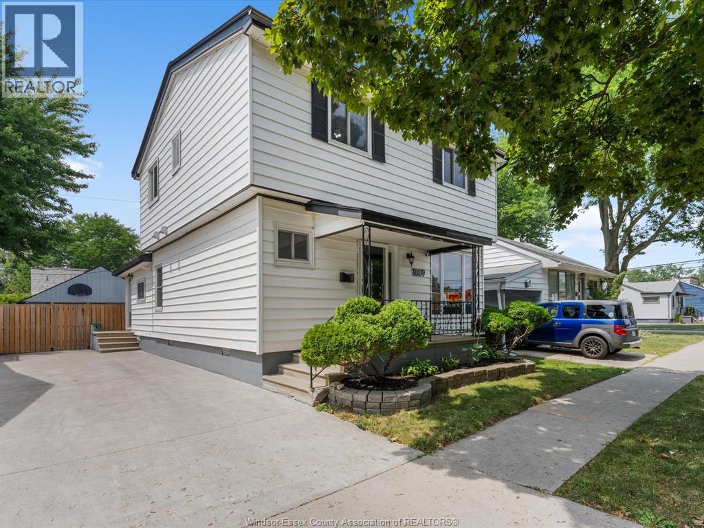 1809 Westcott, Windsor, Ontario  N8W 4K3 - Photo 2 - 26018722
