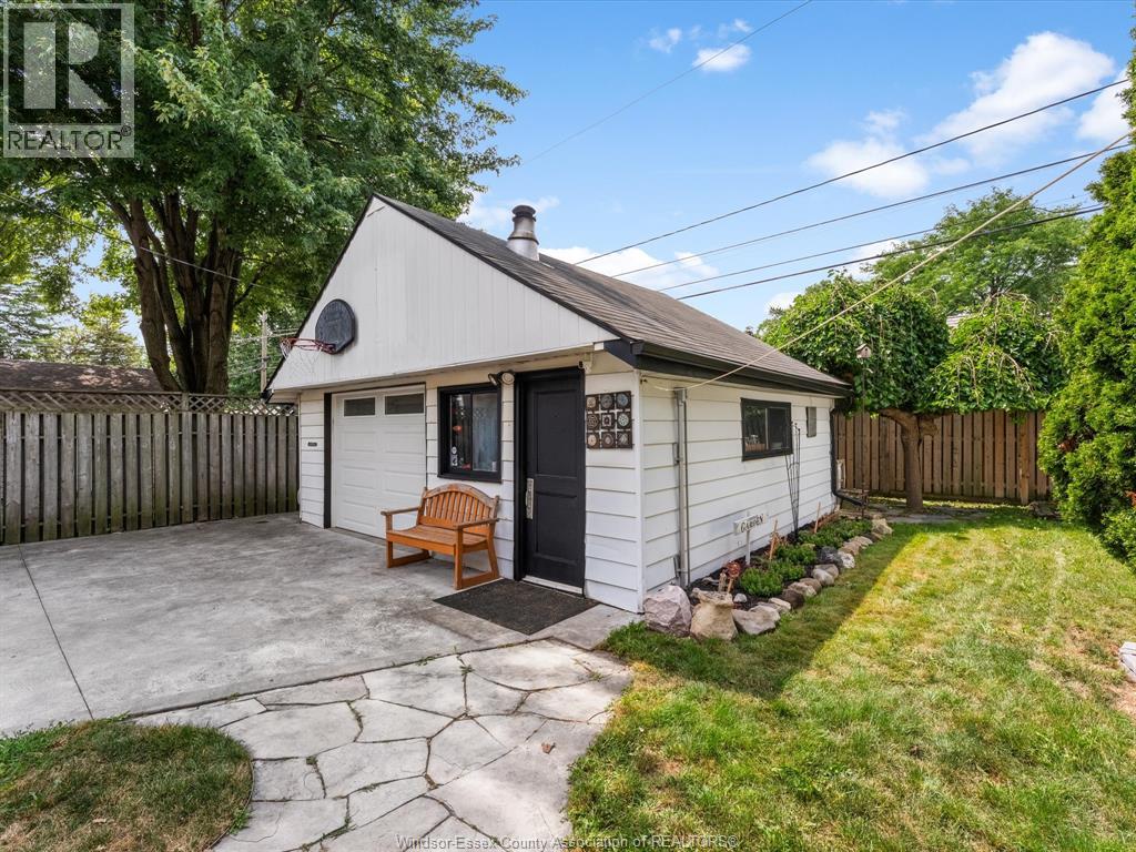 1809 Westcott, Windsor, Ontario  N8W 4K3 - Photo 37 - 26018722