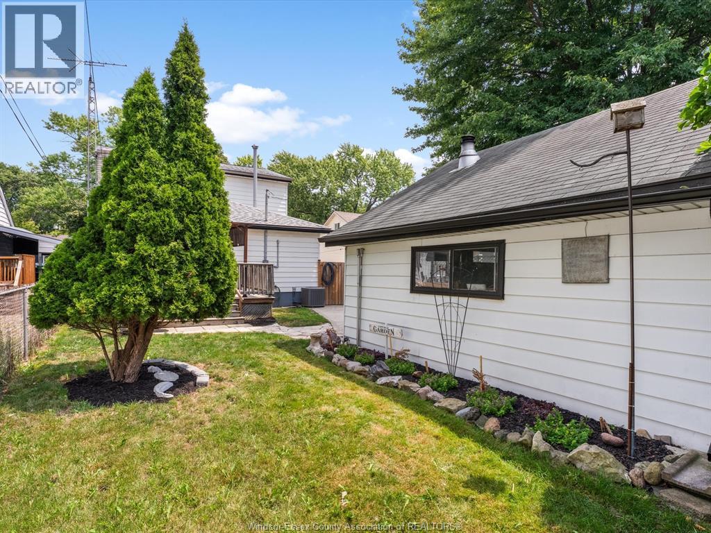 1809 Westcott, Windsor, Ontario  N8W 4K3 - Photo 39 - 26018722