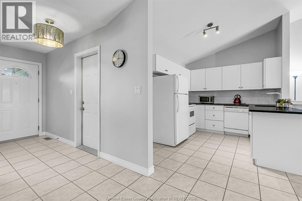 1899 Castleton Avenue, Windsor, Ontario  N8P 1P6 - Photo 10 - 26018750