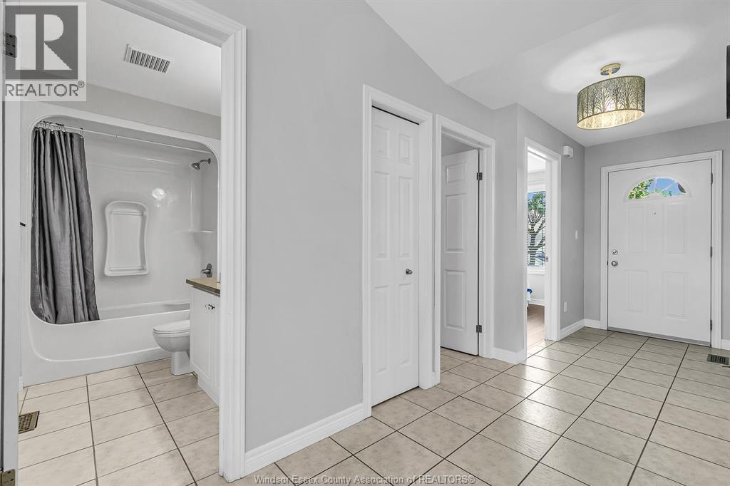1899 Castleton Avenue, Windsor, Ontario  N8P 1P6 - Photo 4 - 26018750