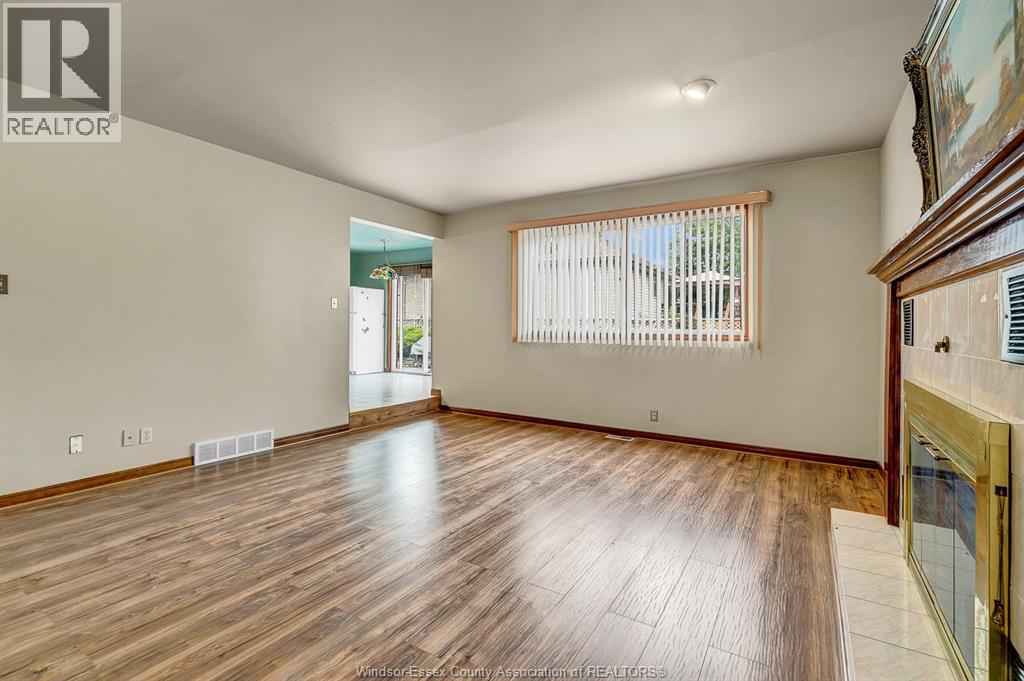 2862 Mangin Crescent, Windsor, Ontario  N9E 4K9 - Photo 10 - 26018748