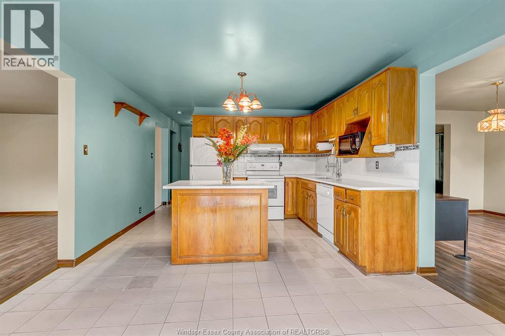 2862 Mangin Crescent, Windsor, Ontario  N9E 4K9 - Photo 14 - 26018748