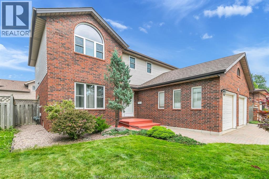2862 Mangin Crescent, Windsor, Ontario  N9E 4K9 - Photo 2 - 26018748