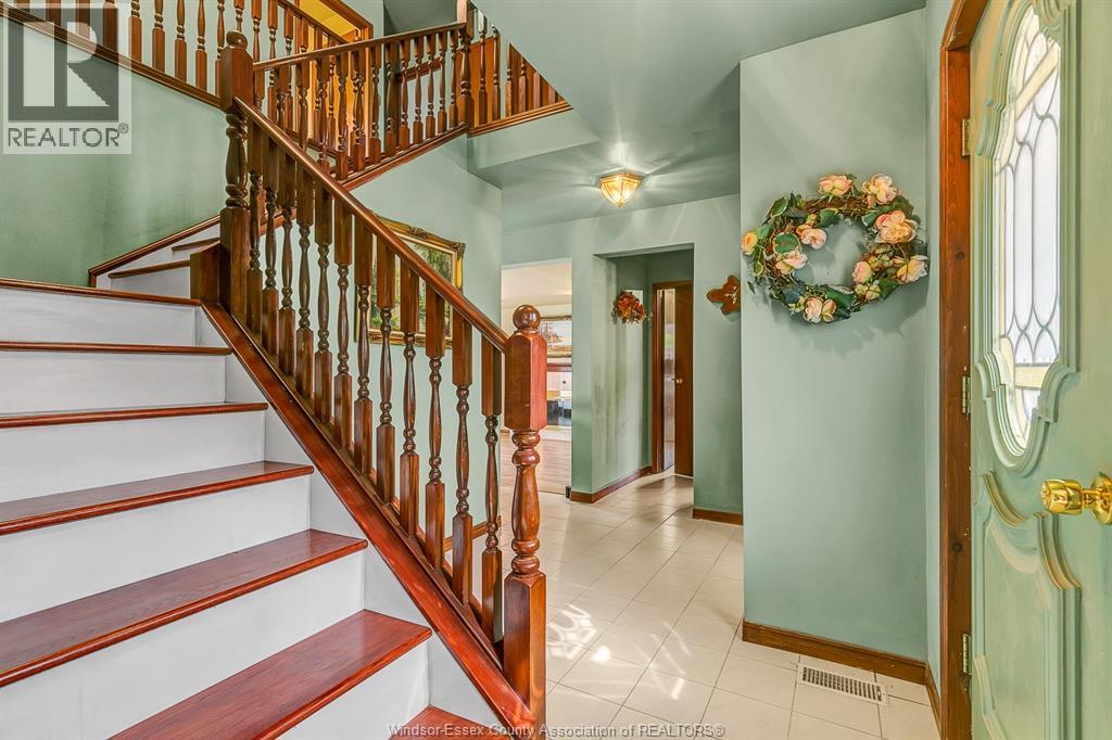 2862 Mangin Crescent, Windsor, Ontario  N9E 4K9 - Photo 6 - 26018748