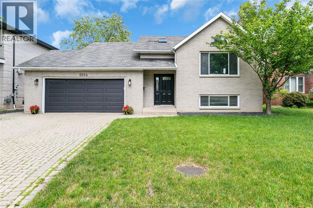 2854 MANGIN CRESCENT, Windsor, Ontario