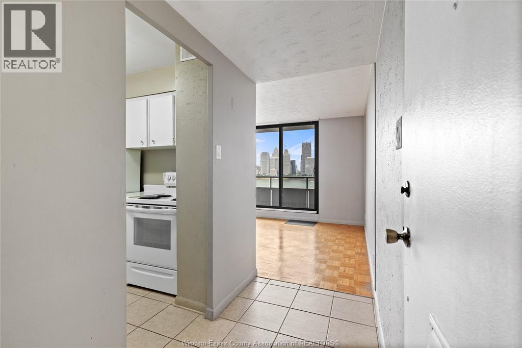 111 Riverside Drive Unit# 903, Windsor, Ontario  N9A 2S6 - Photo 3 - 26018793